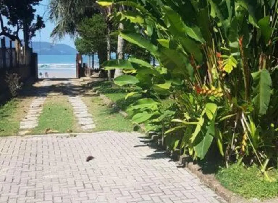 Vila Maanaim praia enseada pé na areia Ubatuba-sp-1